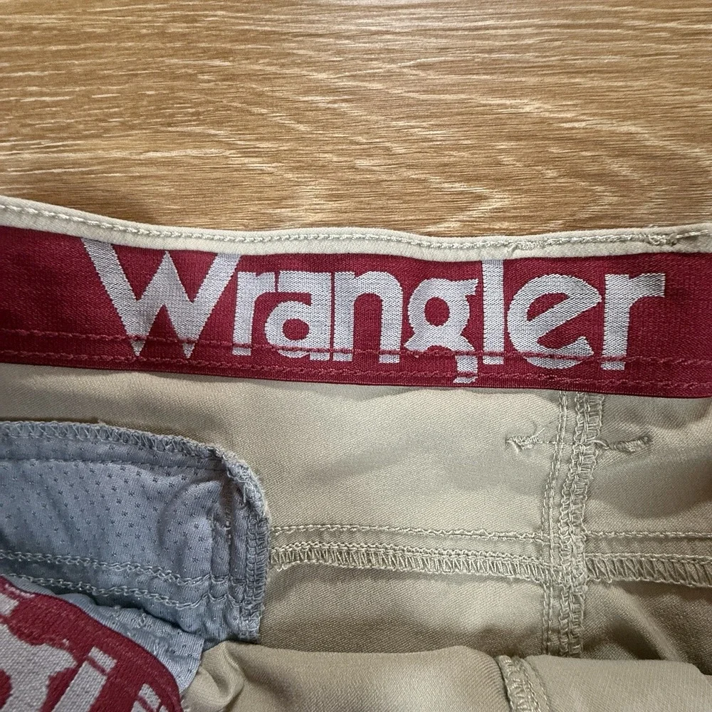 Wrangler Outdoor Shorts Men's 40 Khaki Nylon Hiking Cargo Performance 9 Inch